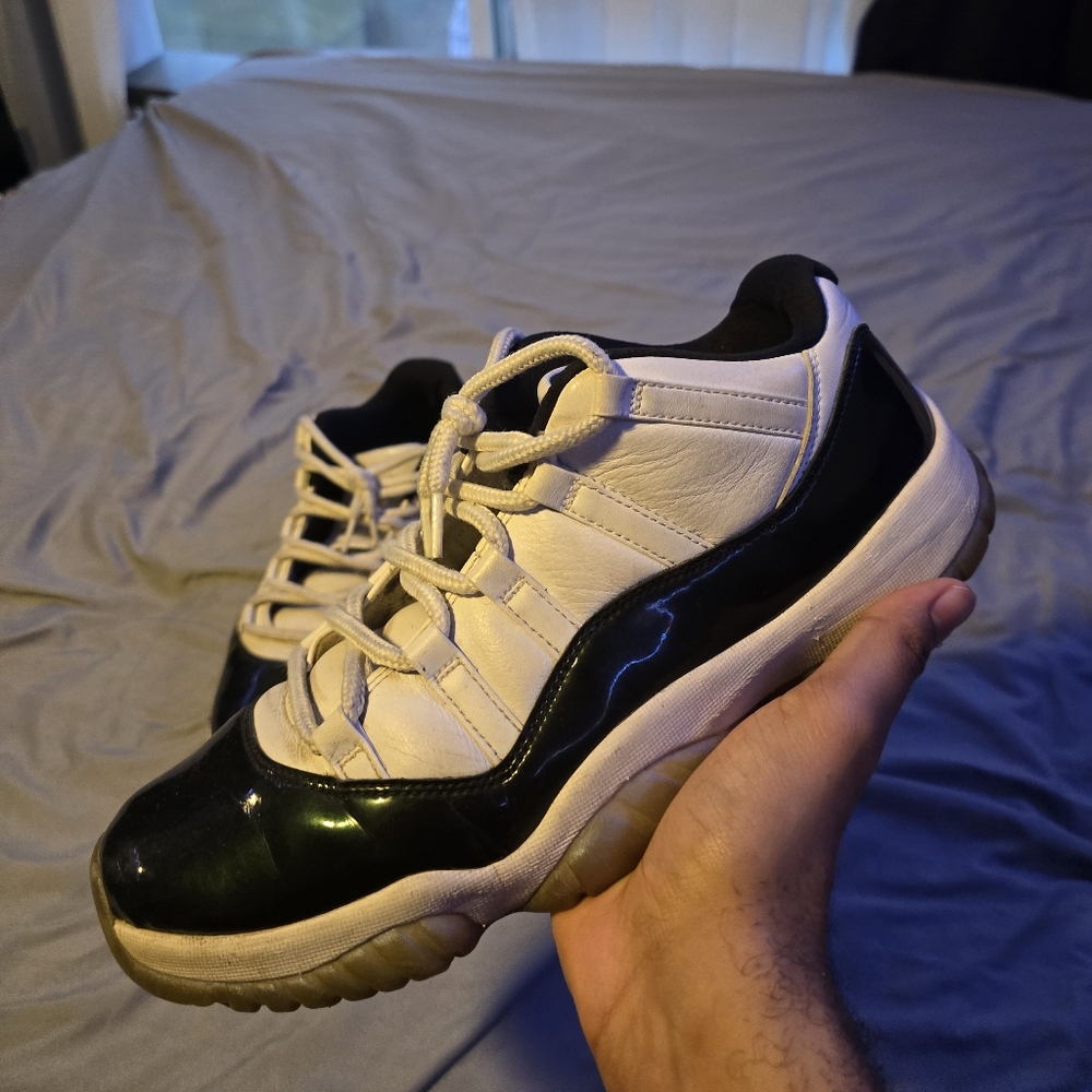 Air Jordan 11 low Easter/Emerald size 11